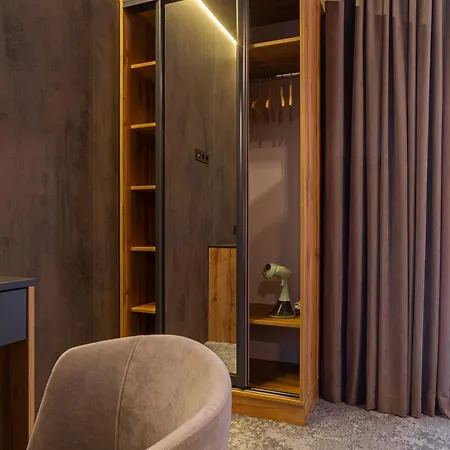 Resort Phoenix Medical *